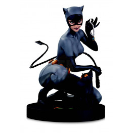 DC Designer Series socha Catwoman by Stanley Artgerm Lau 19 cm